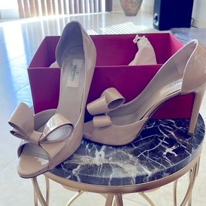 Valentino size 38 worn twice ! Absolutely beautiful.  No longer fits me.